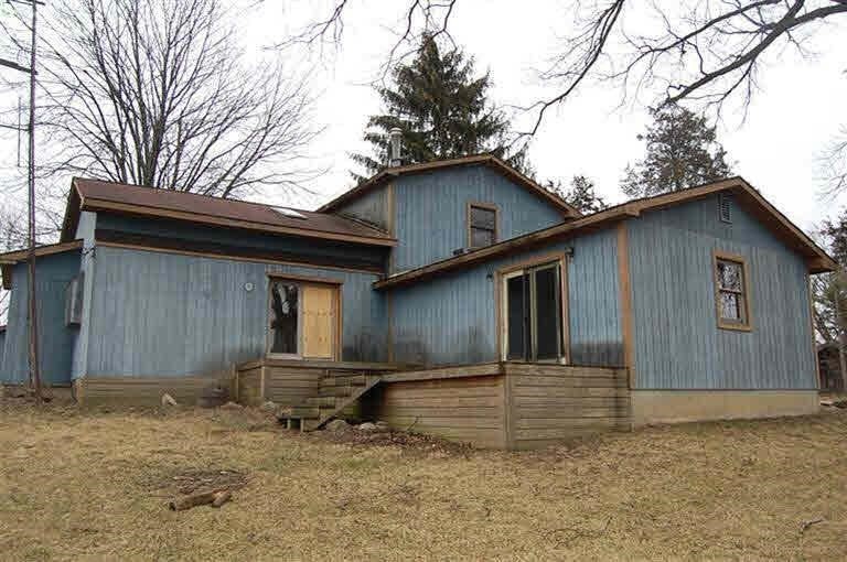 4214 Silver Lake Road Linden, MI 48451 - Photo 4 of 20 20125610-3.JPG