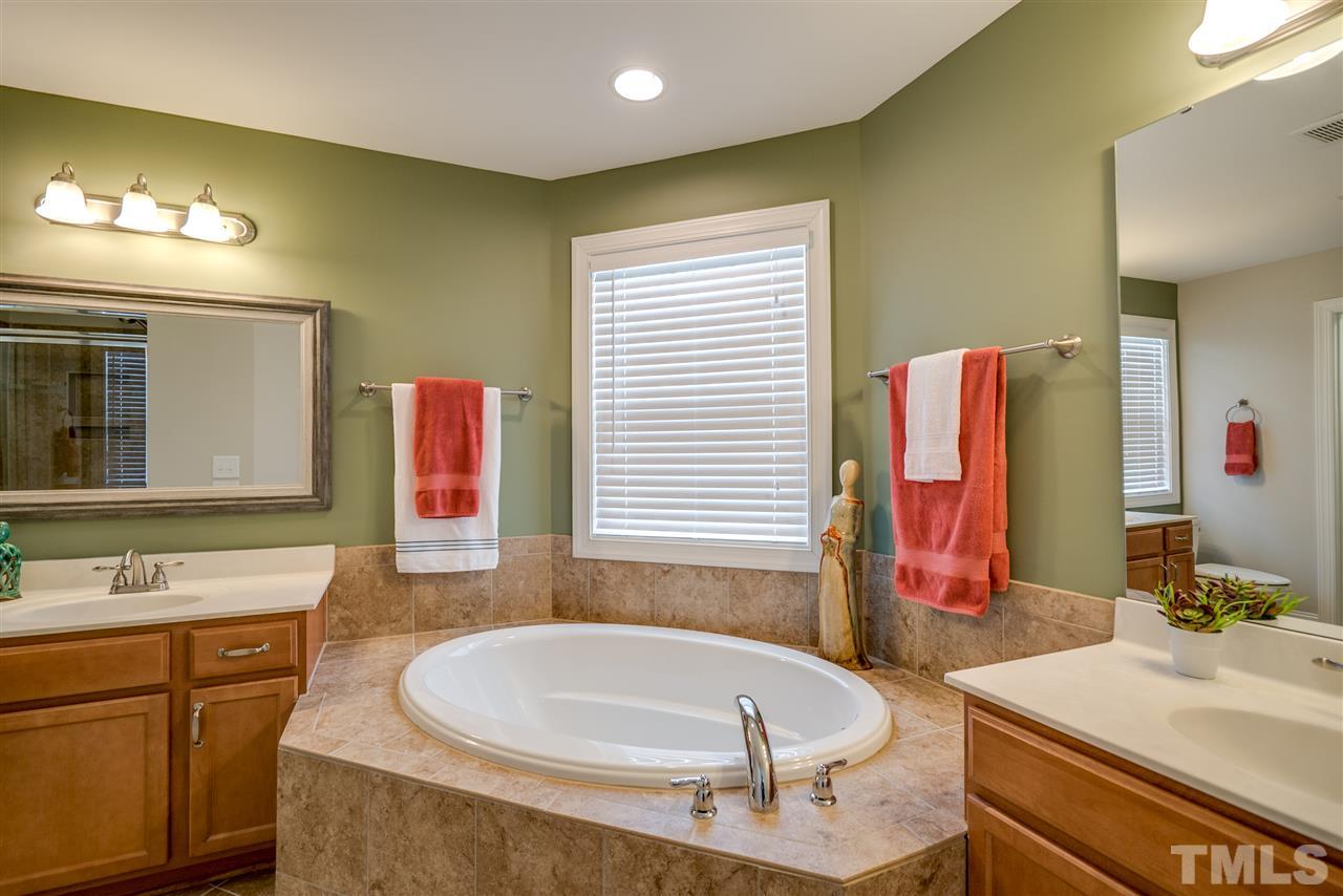 7703 Weathered Oak Way Raleigh, NC 27616 - Photo 15 of 25 Gallery Image 15