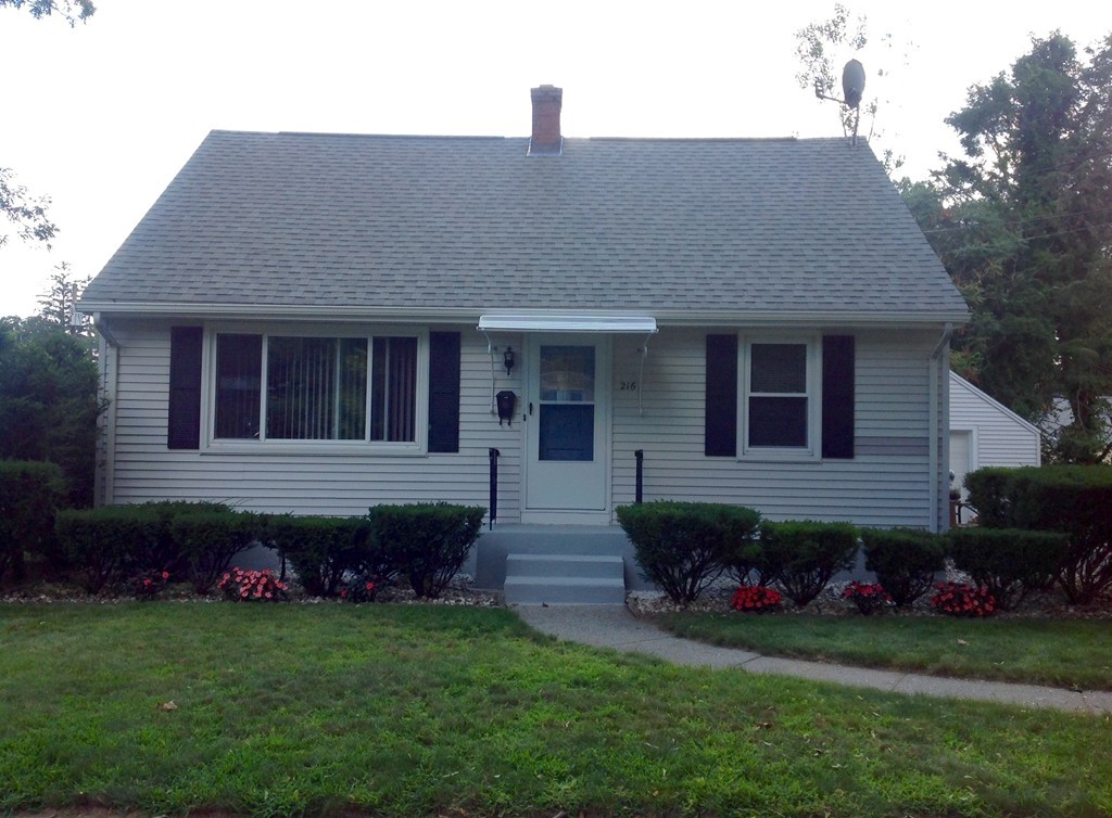 216 Ellsworth Avenue Springfield, MA 01118 - Photo 1 of 30