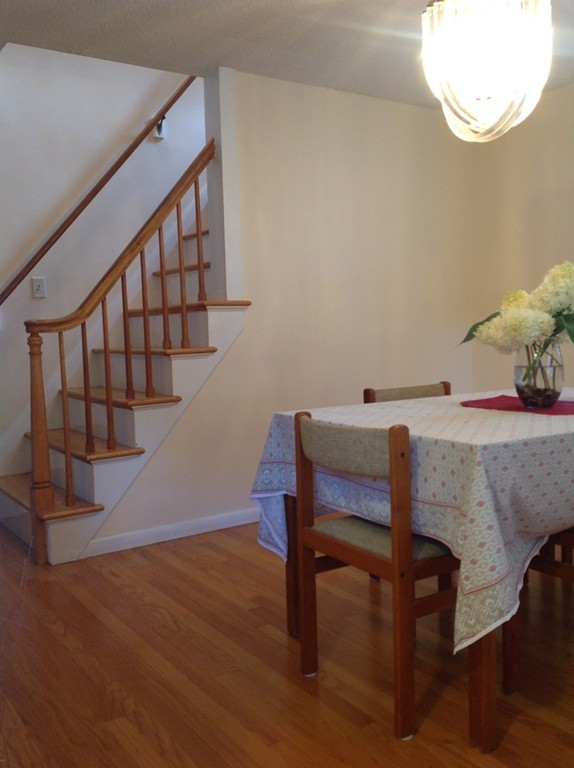 216 Ellsworth Avenue Springfield, MA 01118 - Photo 8 of 30