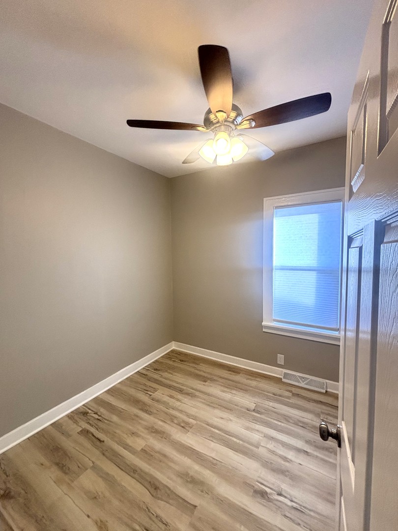 756 Walnut Avenue Elgin, IL 60123 - Photo 10 of 12