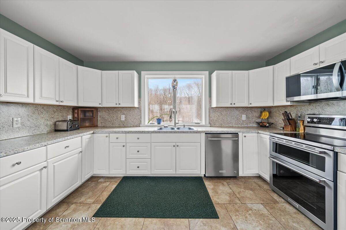 162 Churchill Lake Road Thompson, PA 18465 - Photo 11 of 76 Kitchen