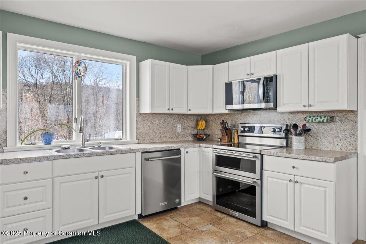 162 Churchill Lake Road Thompson, PA 18465 - Photo 12 of 76 Kitchen