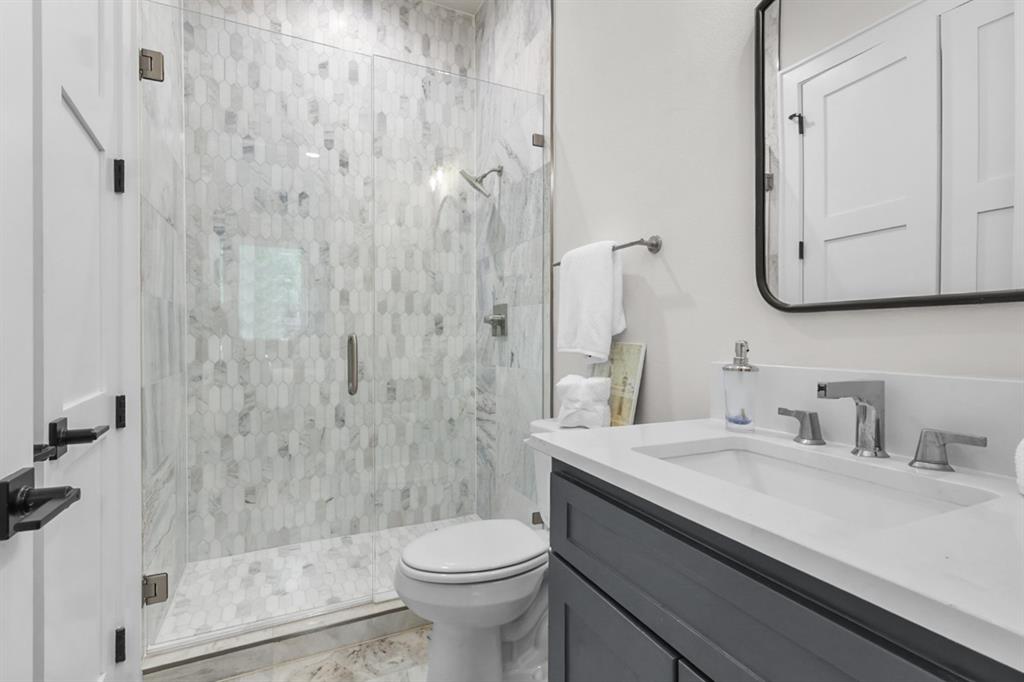 218 East Dallas Road, Unit 104 Grapevine, TX 76051 - Photo 6 of 40 1st Level Ensuite