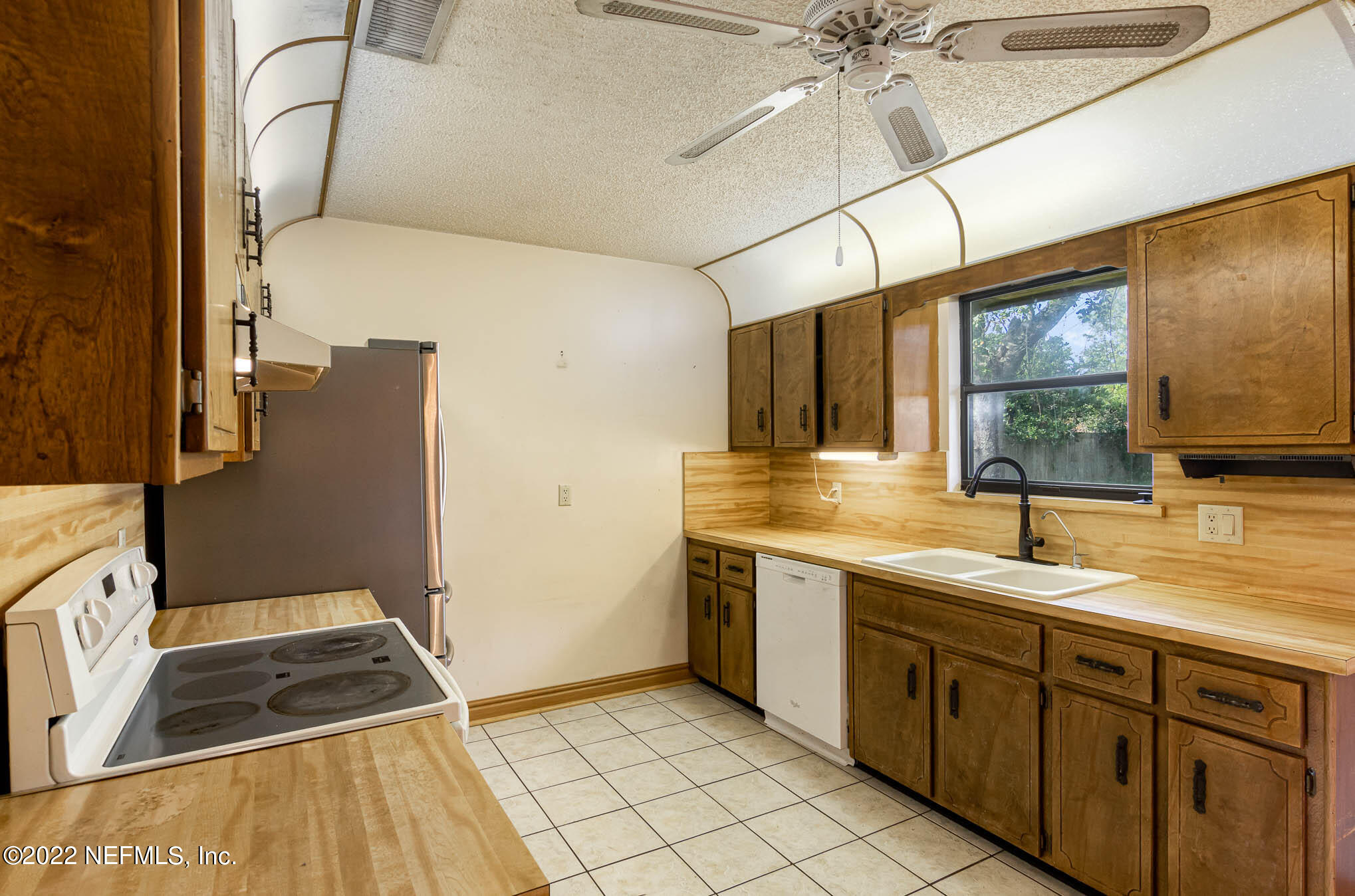 3533 North Ride Drive Jacksonville, FL 32223 - Photo 8 of 25 3533 N Ride Dr_8-Edit