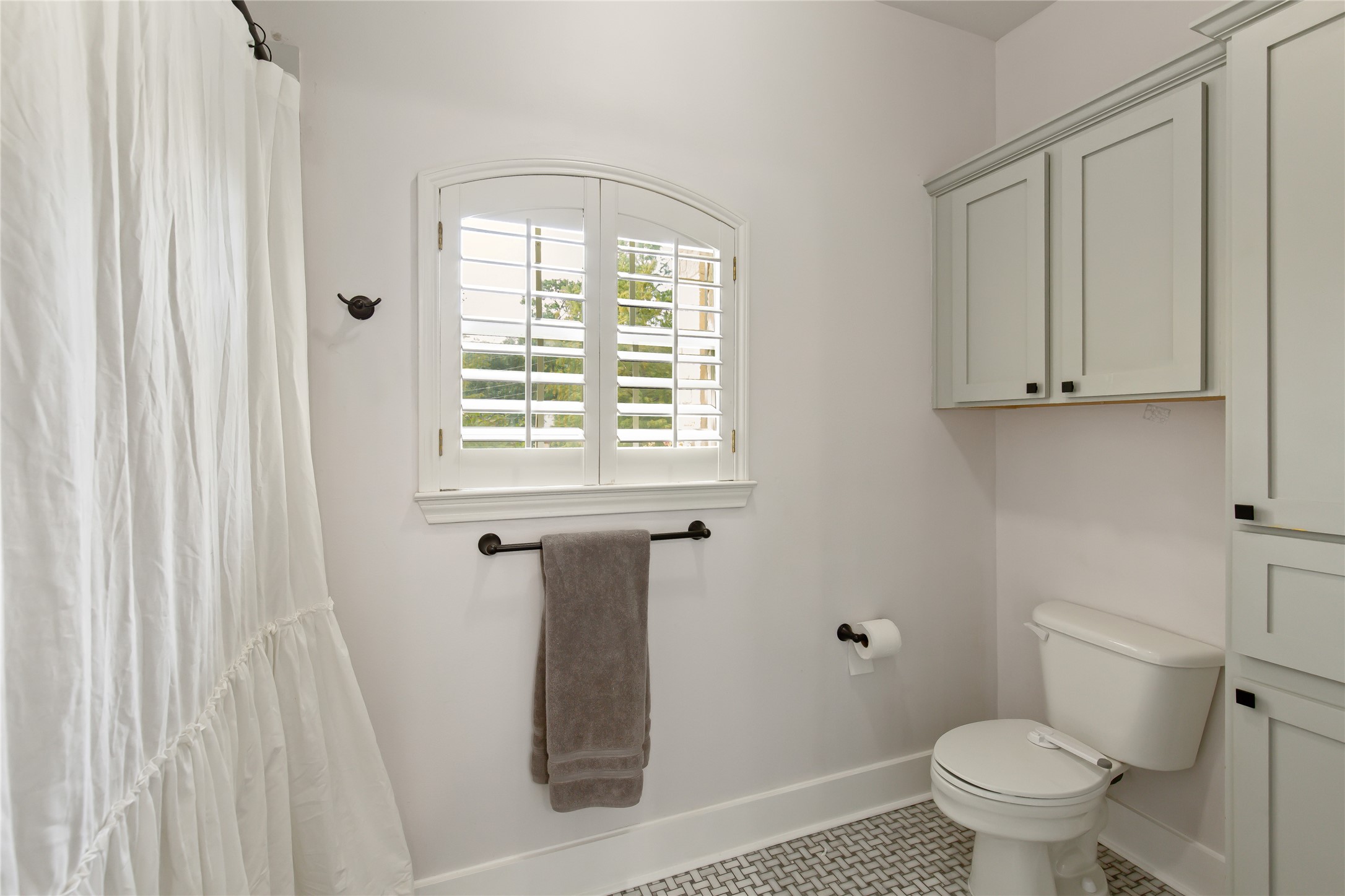 37363 Masters Circle Magnolia, TX 77355 - Photo 29 of 41 Secondary Bathroom
