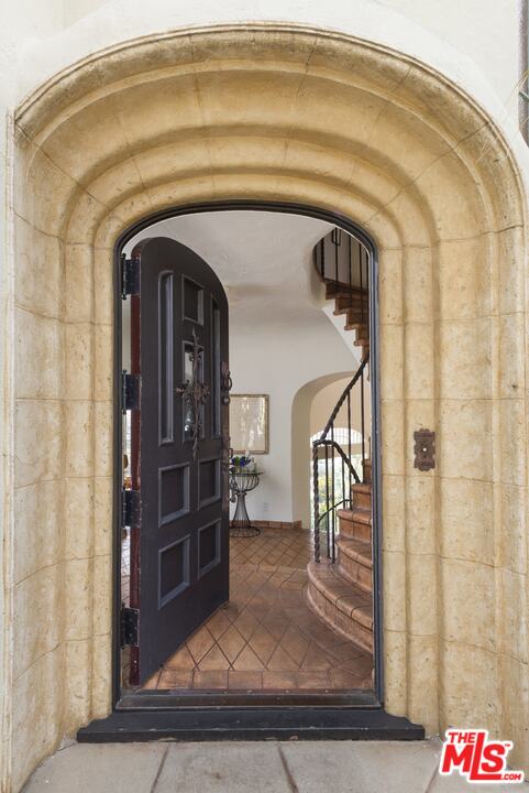 8142 Laurel View Drive Los Angeles, CA 90069 - Photo 5 of 41 a view of entryway with a front door