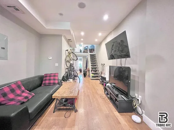 $6,700 | 447 Meeker Avenue, Unit 3L | Greenpoint