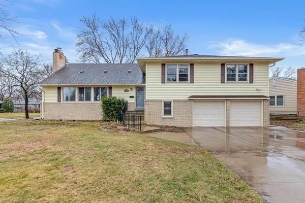 $899,900 | 6901 Hillcrest Lane, Edina, MN 55435