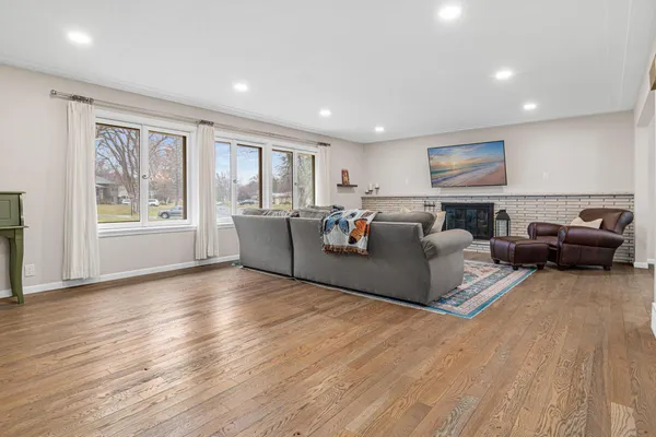 $899,900 | 6901 Hillcrest Lane, Minneapolis, MN 55435