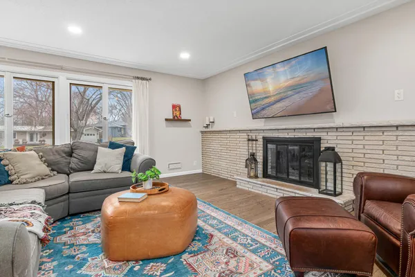 $899,900 | 6901 Hillcrest Lane, Minneapolis, MN 55435