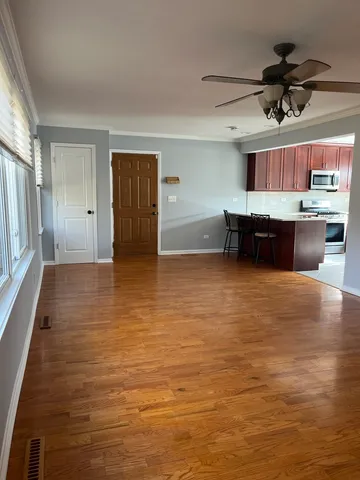 $2,850 | 587 Front Street, Lisle, IL 60532