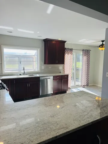 $2,850 | 587 Front Street, Lisle, IL 60532