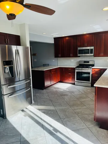 $2,850 | 587 Front Street, Lisle, IL 60532