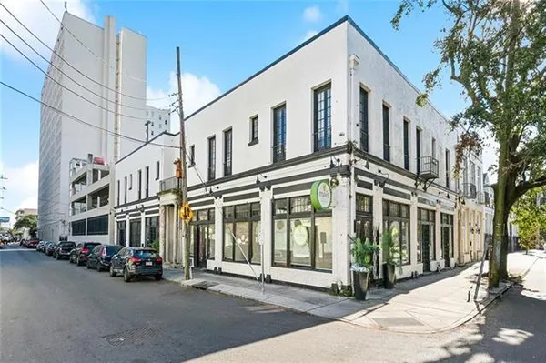 $1,500 | 1638 Clio Street, Unit 204, New Orleans, LA 70130