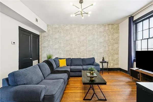 $1,500 | 1638 Clio Street, Unit 204, New Orleans, LA 70130