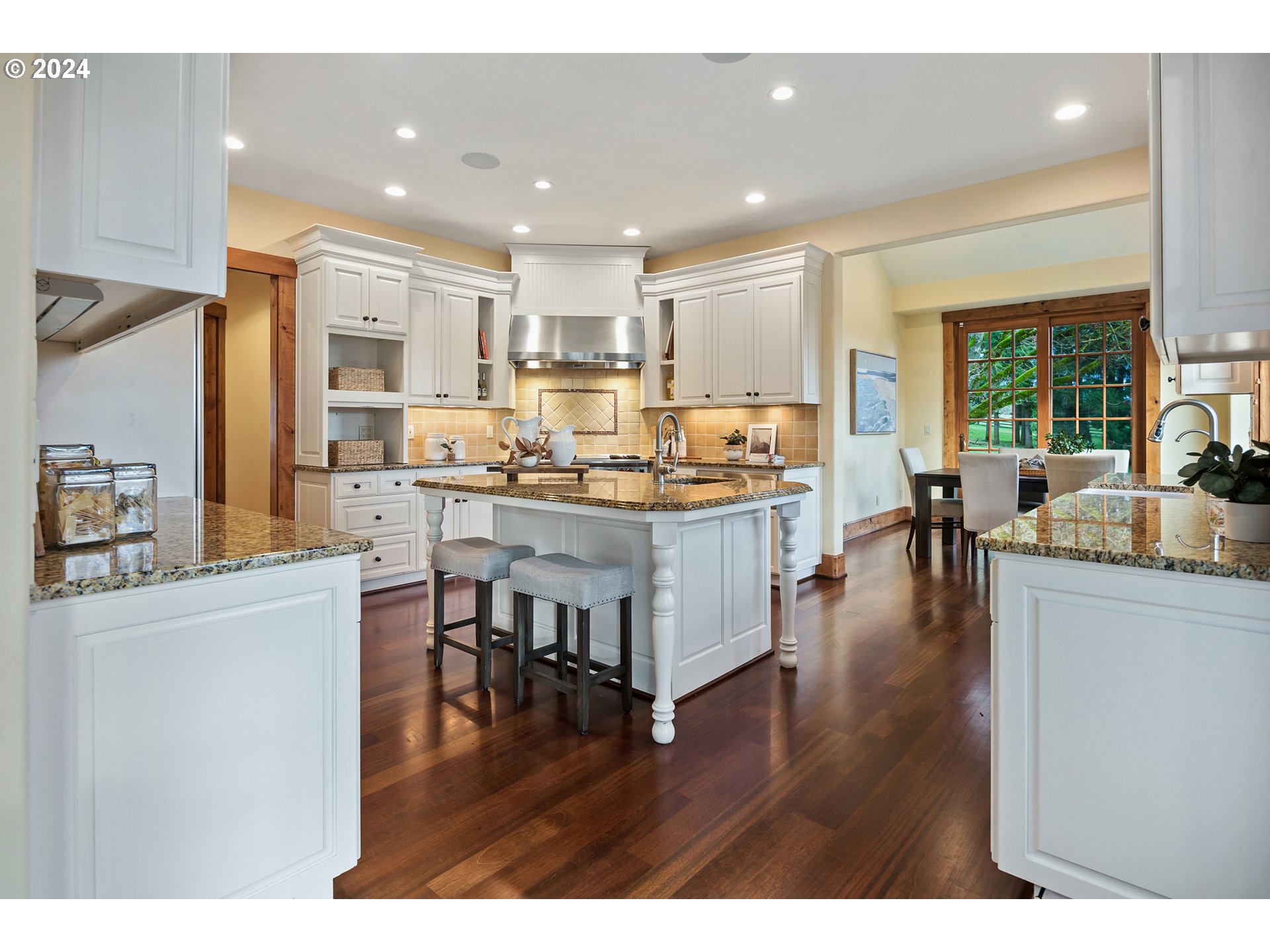 6985 Southwest Elligsen Road Tualatin, OR 97062 - Photo 9 of 47 Gallery Image 9