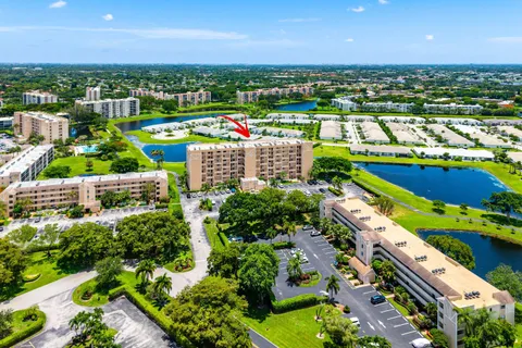$215,000 | 7076 Huntington Lane, Unit 502, Delray Beach, FL 33446