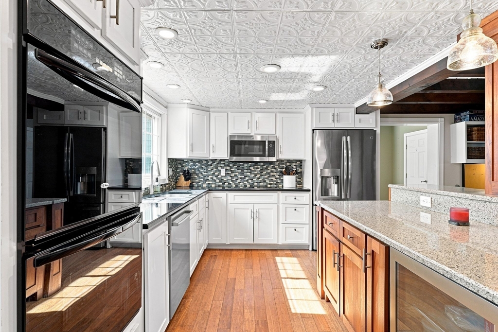 61 Breakneck Road Sturbridge, MA 01566 - Photo 16 of 42 Gallery Image 16