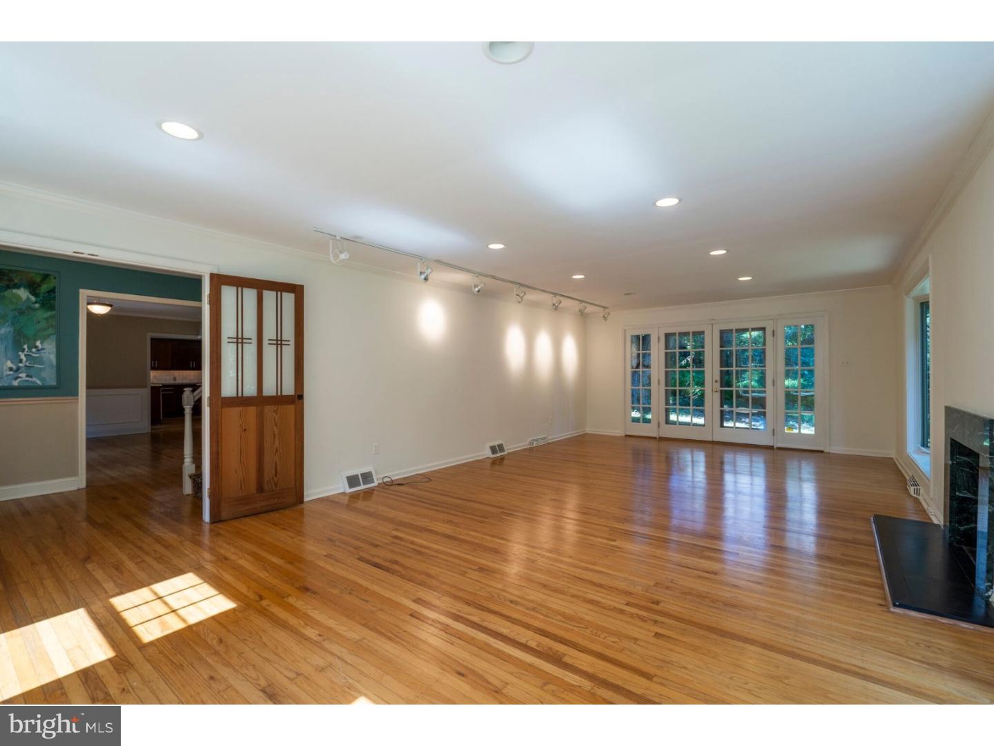 443 Crescent Road Wyncote, PA 19095 - Photo 4 of 25
