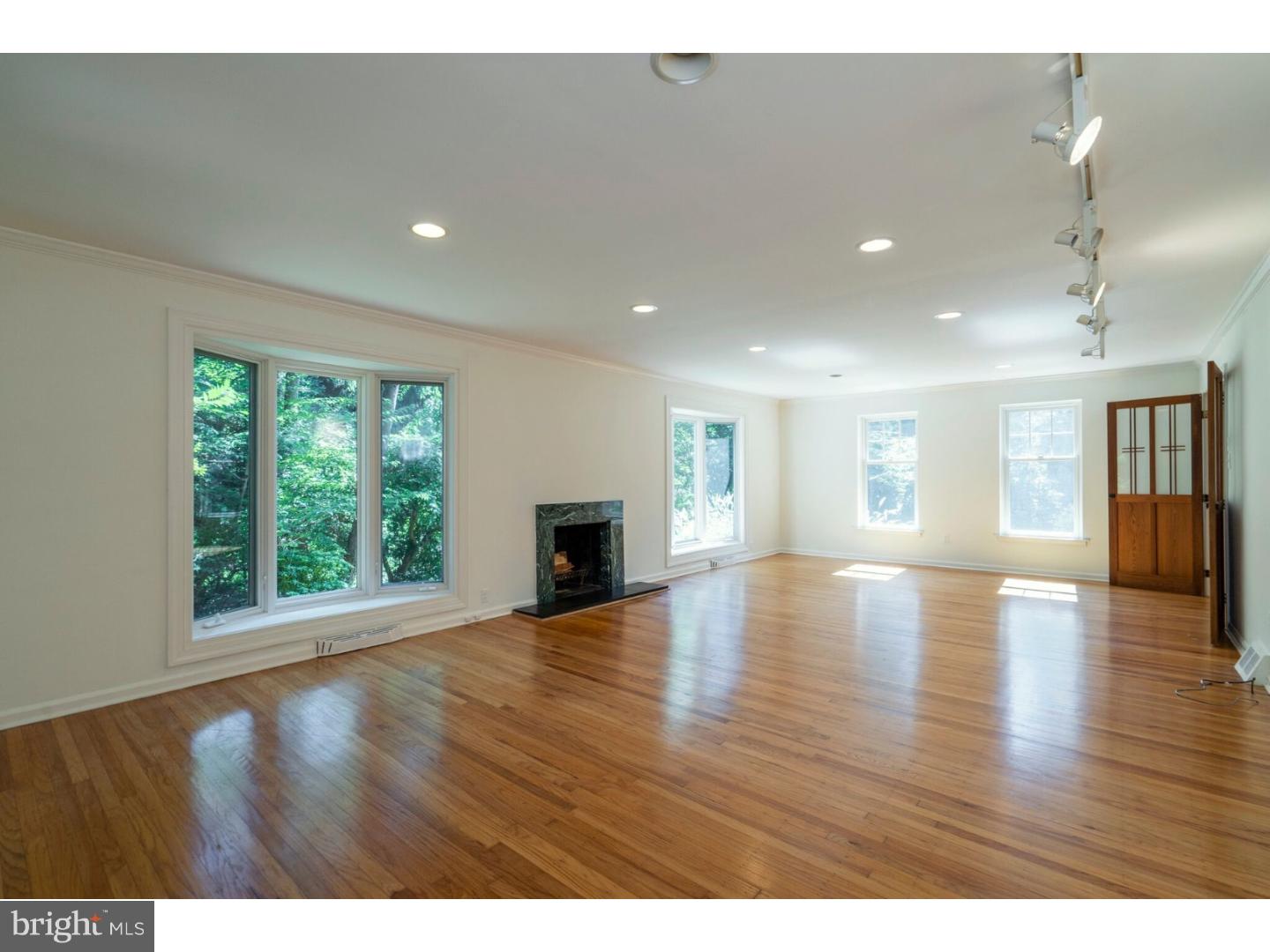 443 Crescent Road Wyncote, PA 19095 - Photo 5 of 25
