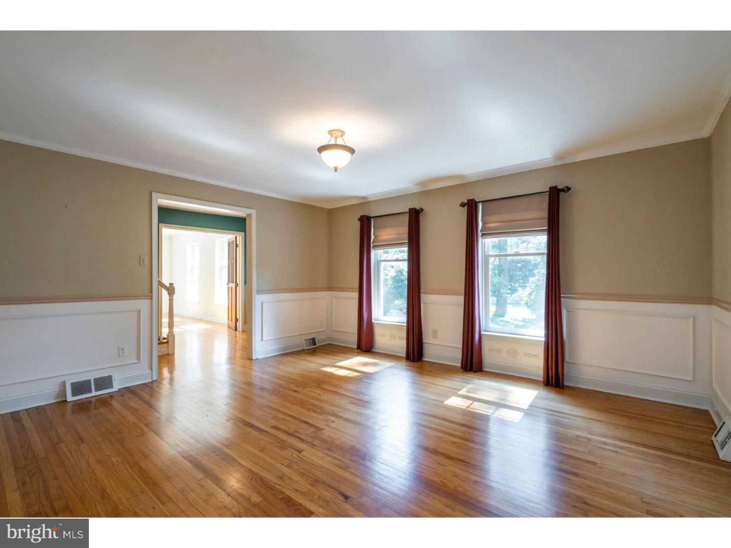 443 Crescent Road Wyncote, PA 19095 - Photo 6 of 25