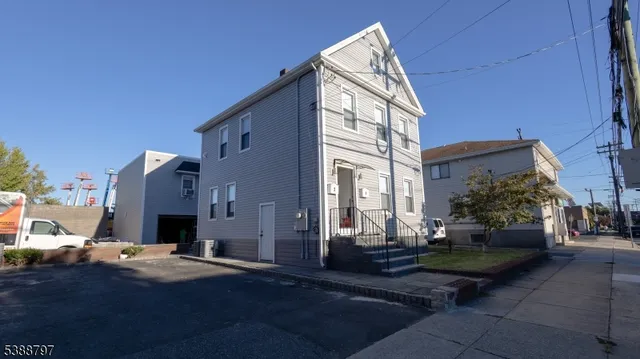 $2,500 | 272 Hudson Street, Hackensack, NJ 07601