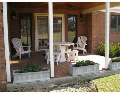4319 Middle Road Allison Park, PA 15101 - Photo 16 of 18 Patio/Deck.