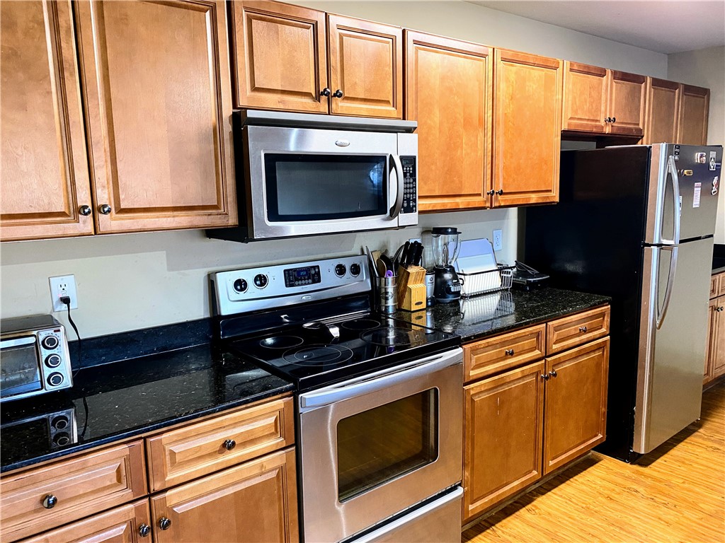 1822 Muscovy Way Seneca, SC 29678 - Photo 12 of 21 Large Kitchen