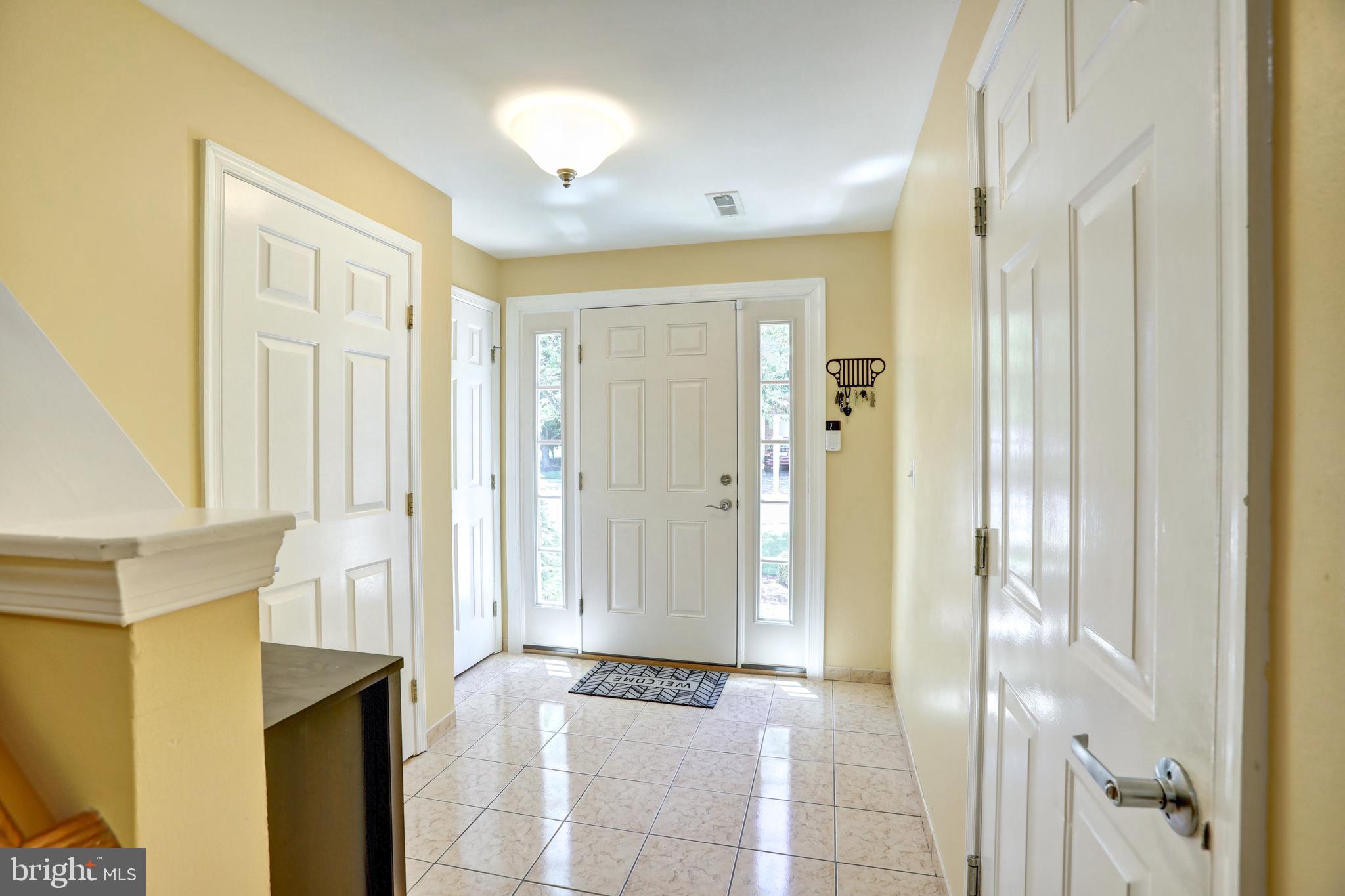 102 Cagney Terrace Southeast Leesburg, VA 20175 - Photo 2 of 26