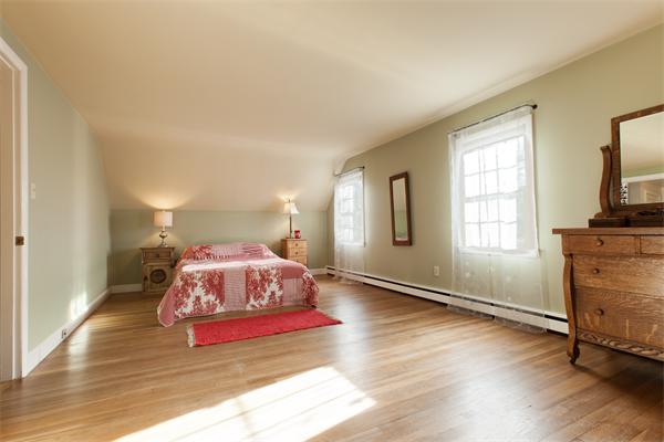 362 Barretts Mill Road Concord, MA 01742 - Photo 8 of 11 Gallery Image 8