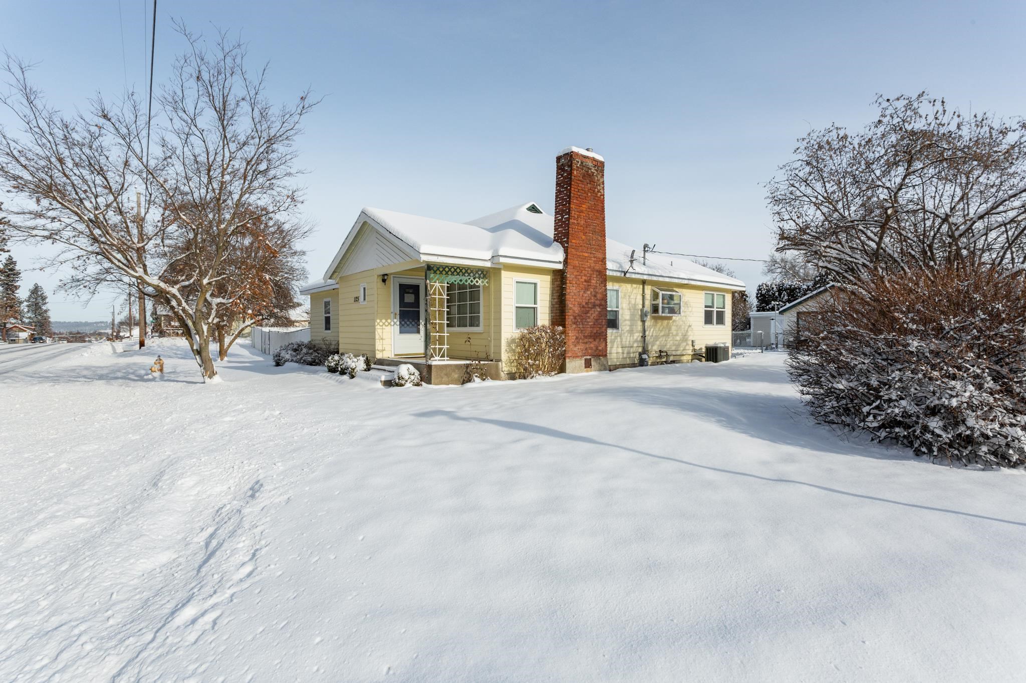 1125 South University Road Spokane Valley, WA 99206 - Photo 1 of 36