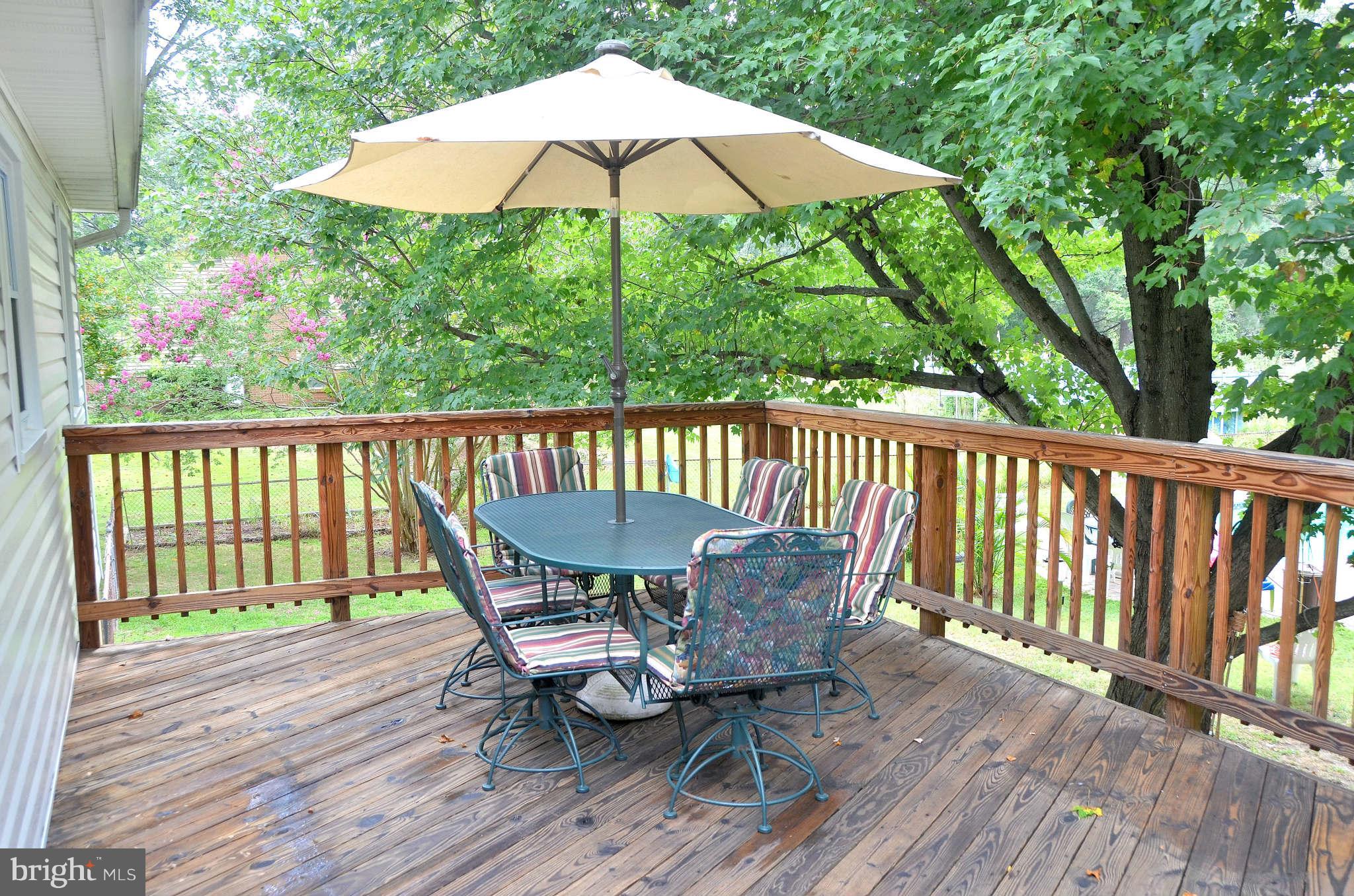 105 Claiborne Road Edgewater, MD 21037 - Photo 4 of 30 Exterior (Rear)
