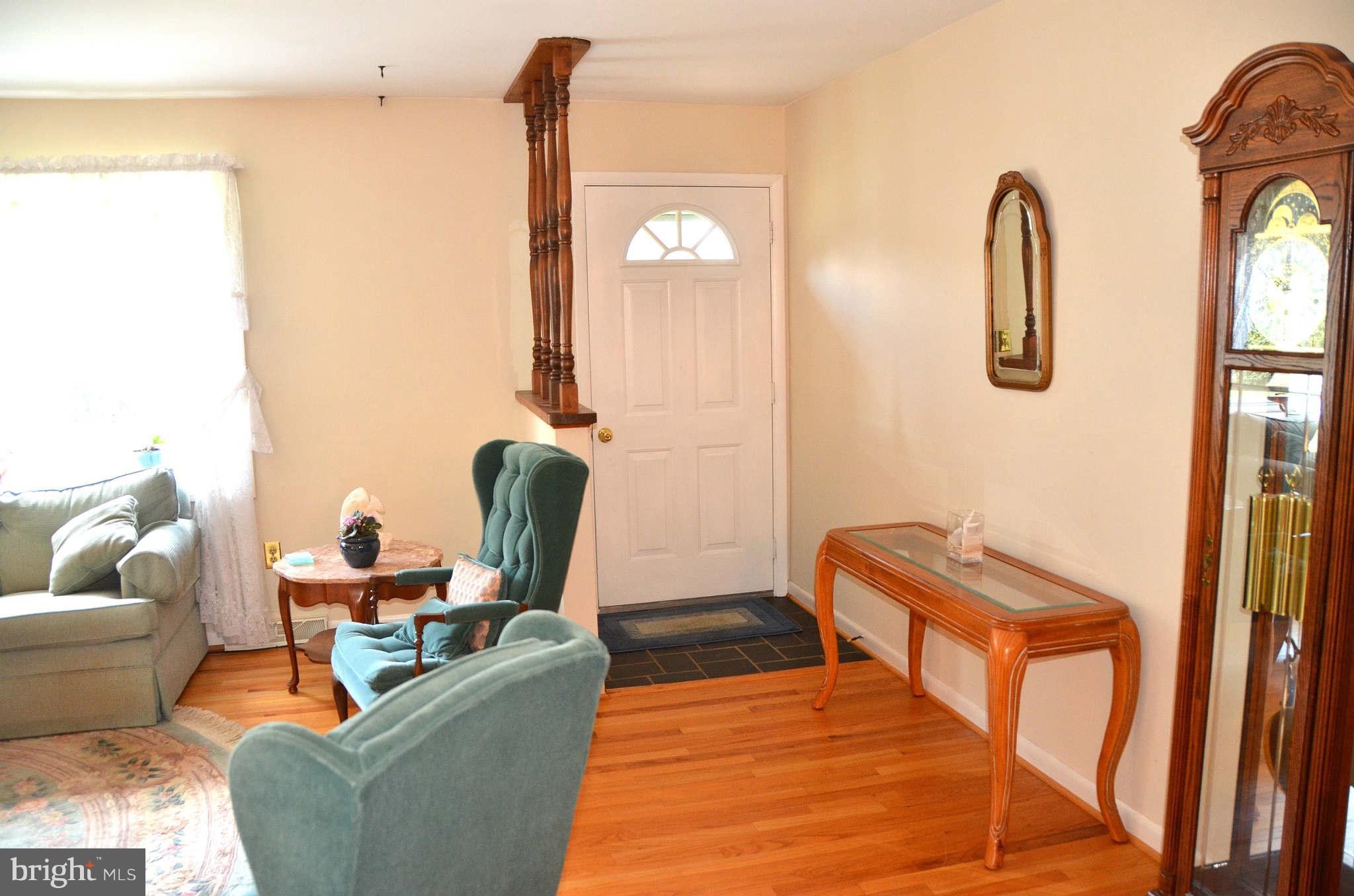 105 Claiborne Road Edgewater, MD 21037 - Photo 8 of 30 Living Room