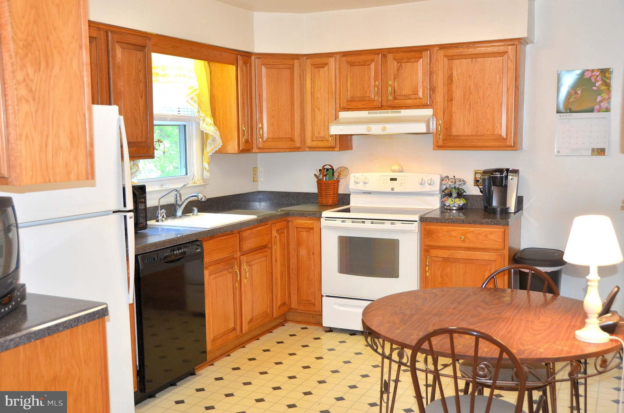 105 Claiborne Road Edgewater, MD 21037 - Photo 10 of 30 Kitchen