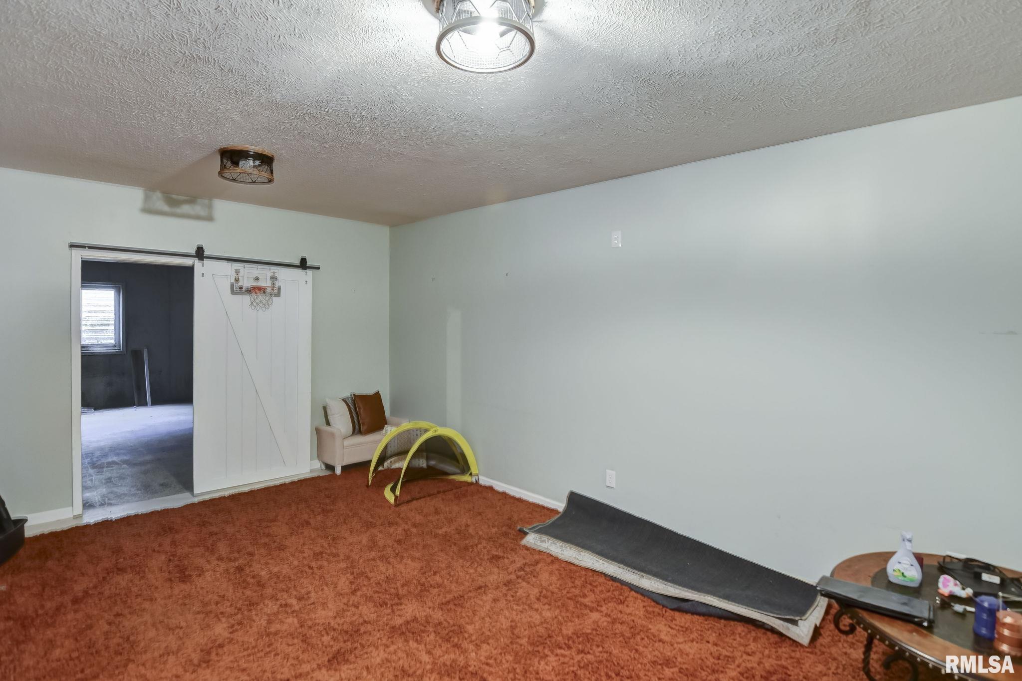 400 Park Street Rochester, IL 62563 - Photo 5 of 33