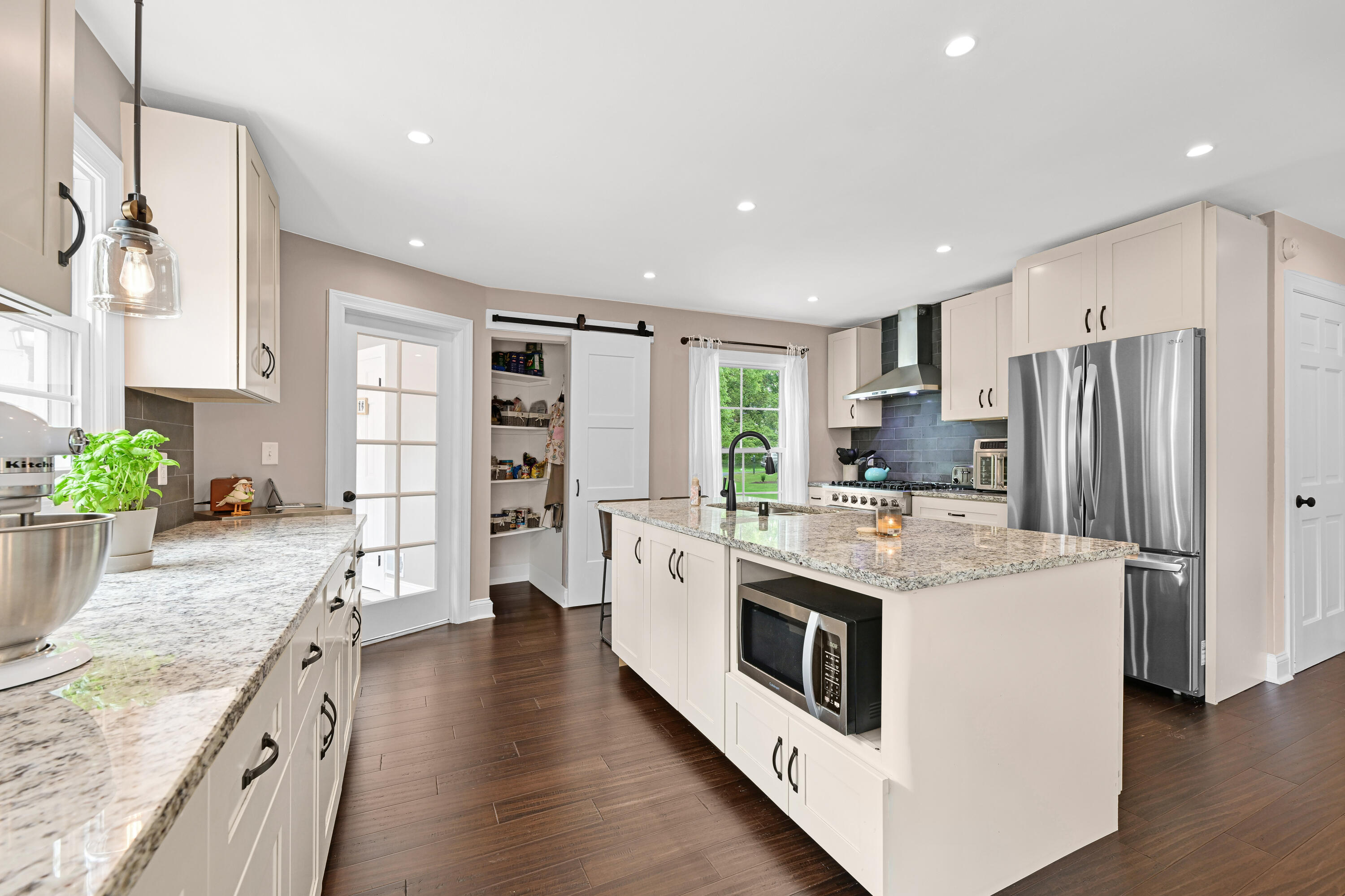 1005 Lone Tree Road Elm Grove, WI 53122 - Photo 10 of 36 Kitchen