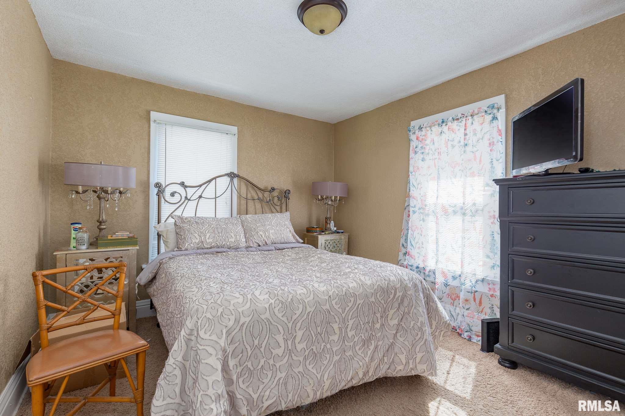 3602 Rockingham Road Davenport, IA 52802 - Photo 13 of 25 Gallery Image 13