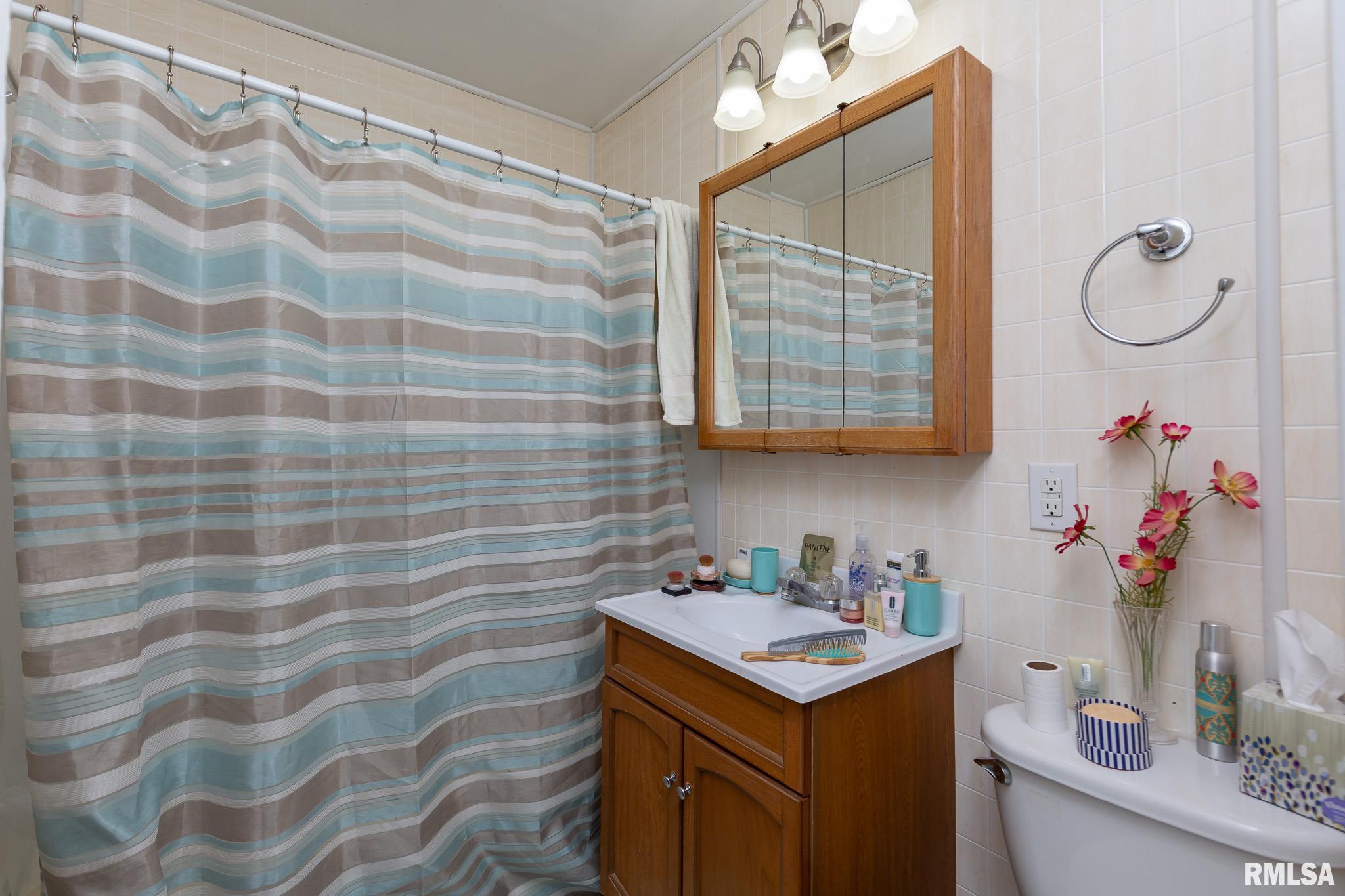 3602 Rockingham Road Davenport, IA 52802 - Photo 16 of 25 Gallery Image 16