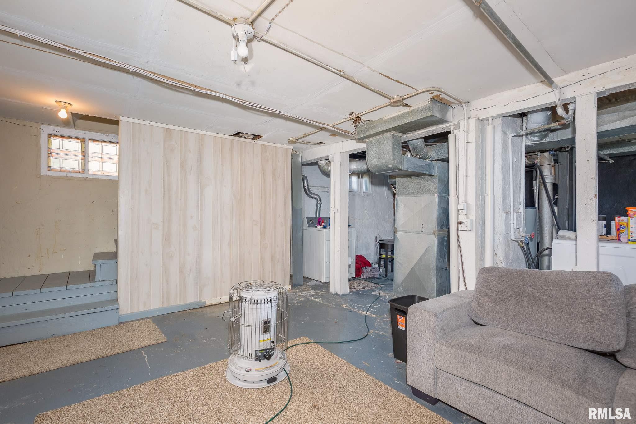 3602 Rockingham Road Davenport, IA 52802 - Photo 20 of 25 Gallery Image 20