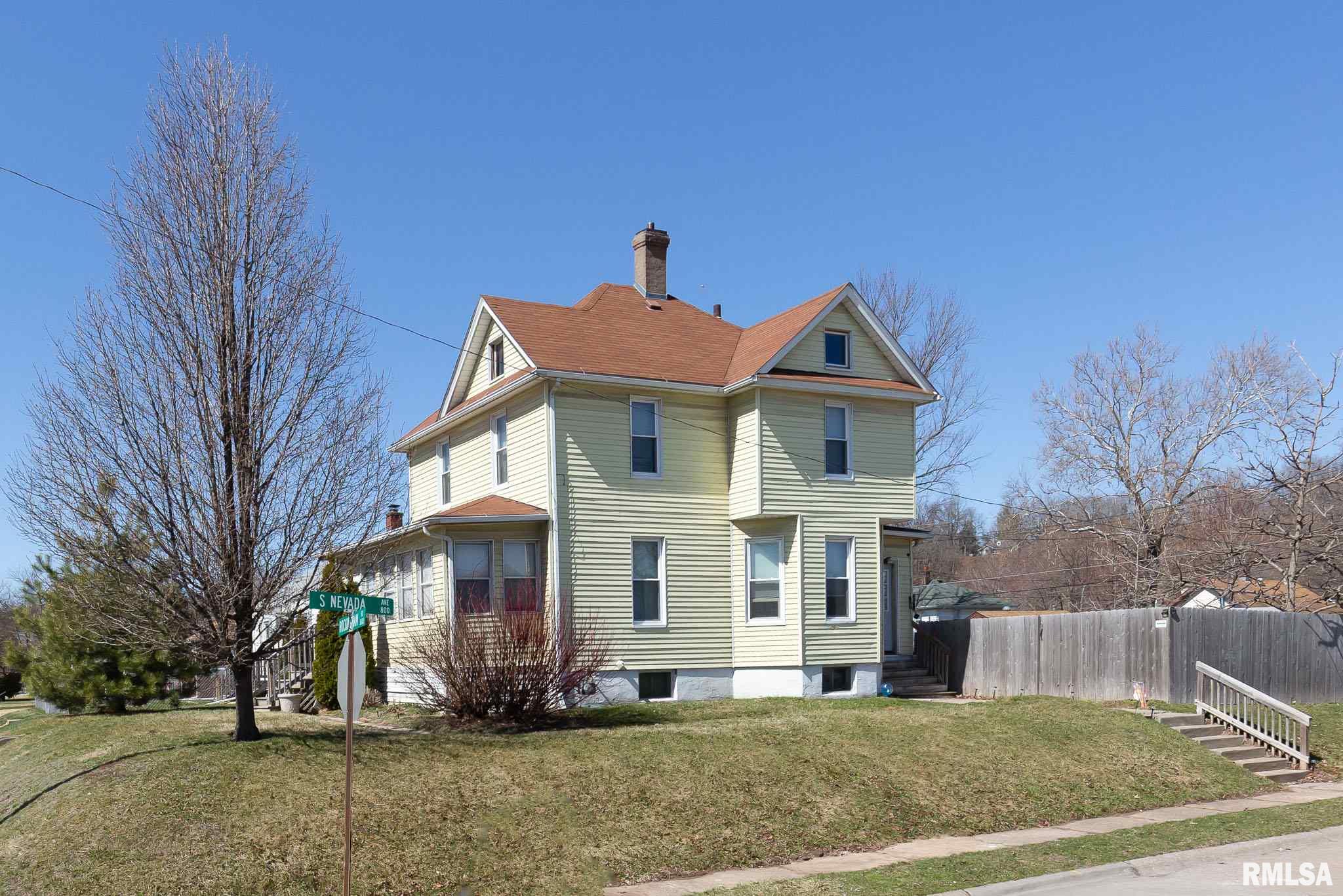 3602 Rockingham Road Davenport, IA 52802 - Photo 2 of 25 Gallery Image 2