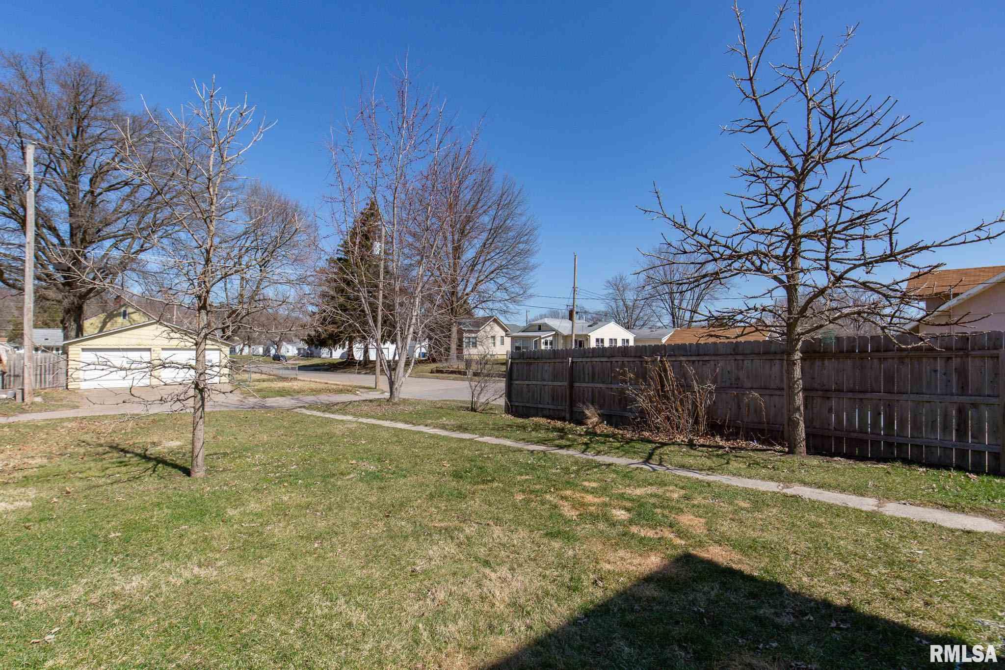 3602 Rockingham Road Davenport, IA 52802 - Photo 24 of 25 Gallery Image 24