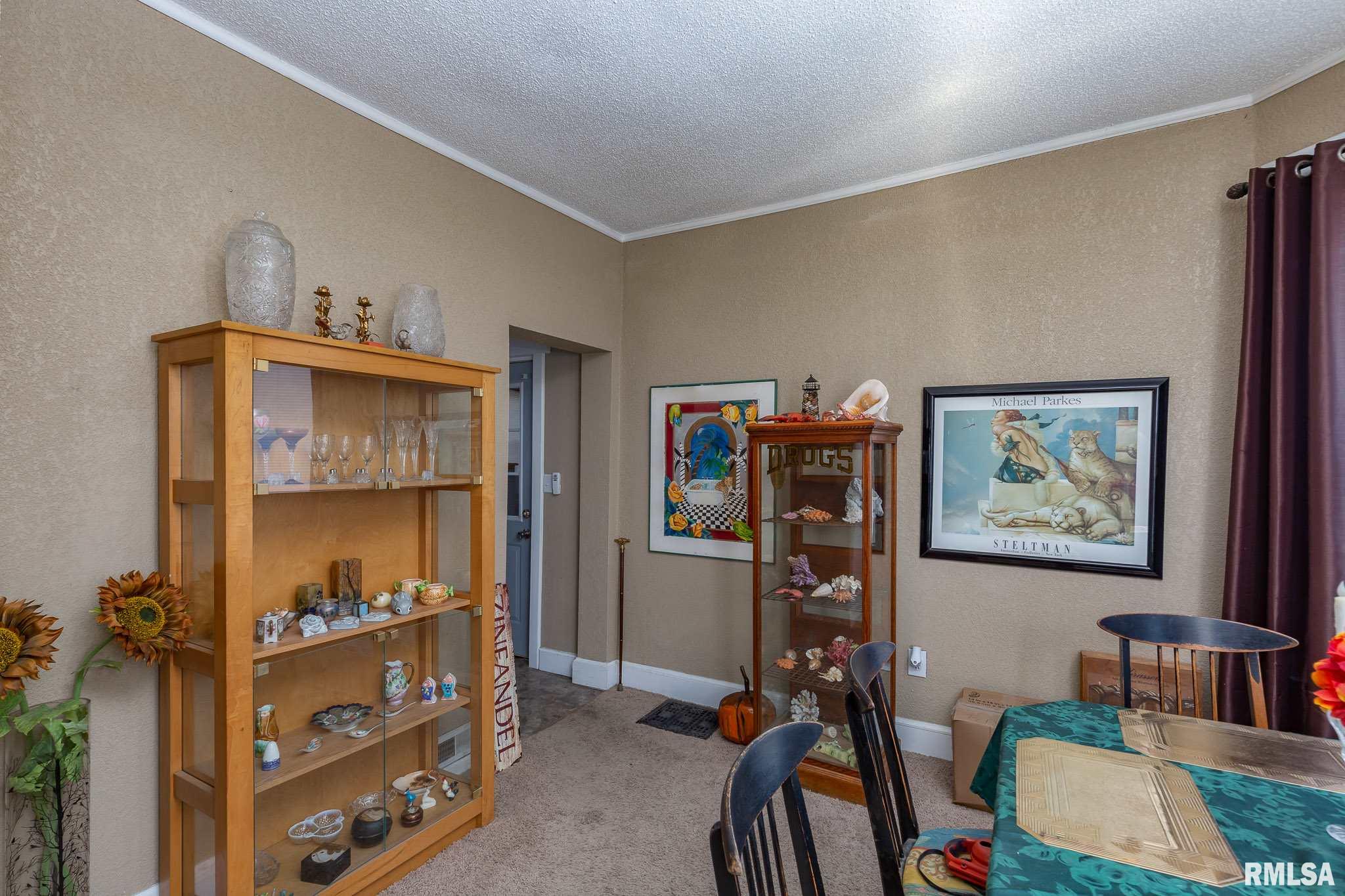3602 Rockingham Road Davenport, IA 52802 - Photo 8 of 25 Gallery Image 8