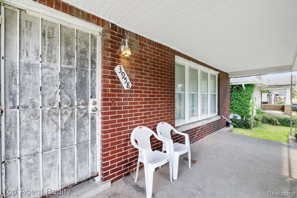 3958 Buckingham Detroit, MI 48224 - Photo 5 of 45