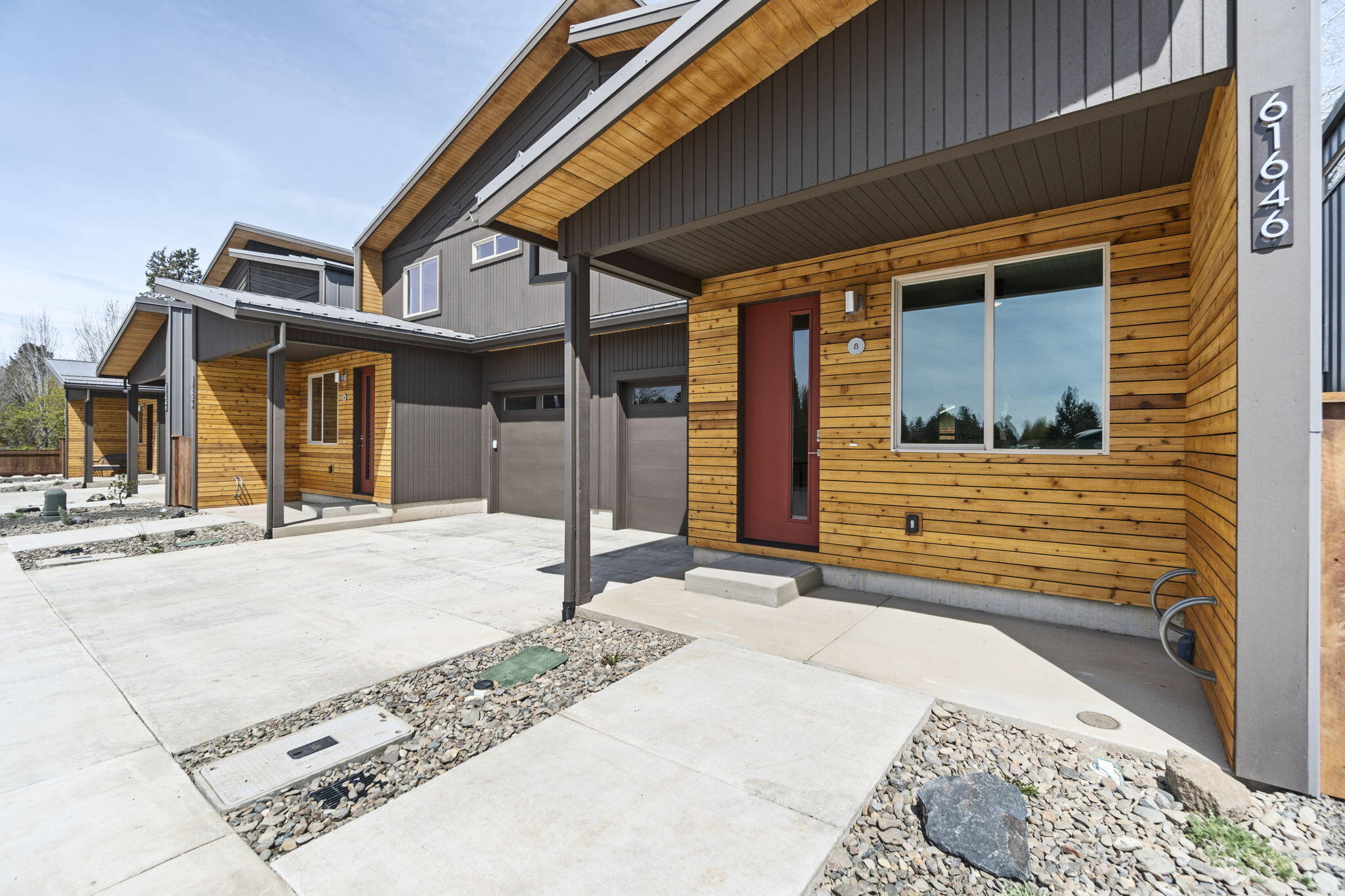 61646 Pettigrew Road, Unit 9 Bend, OR 97702 - Photo 3 of 15 4-web-or-mls-DSC07523