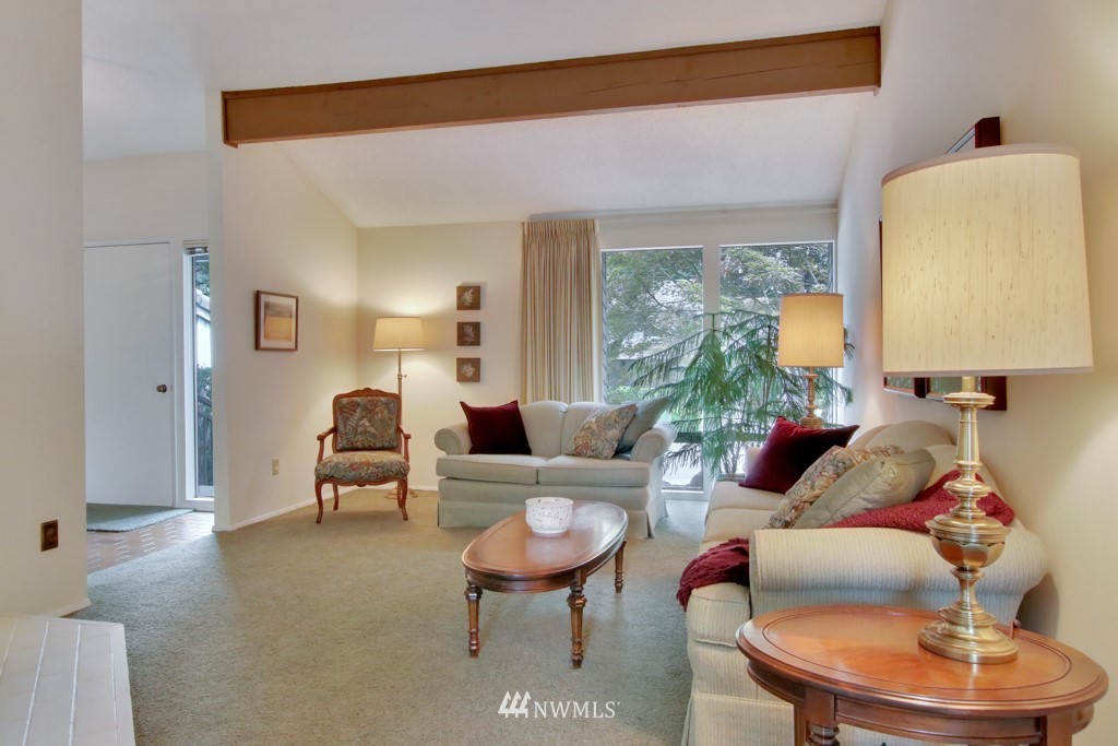 15813 Southeast 167th Place Renton, WA 98058 - Photo 9 of 25 Gallery Image 9