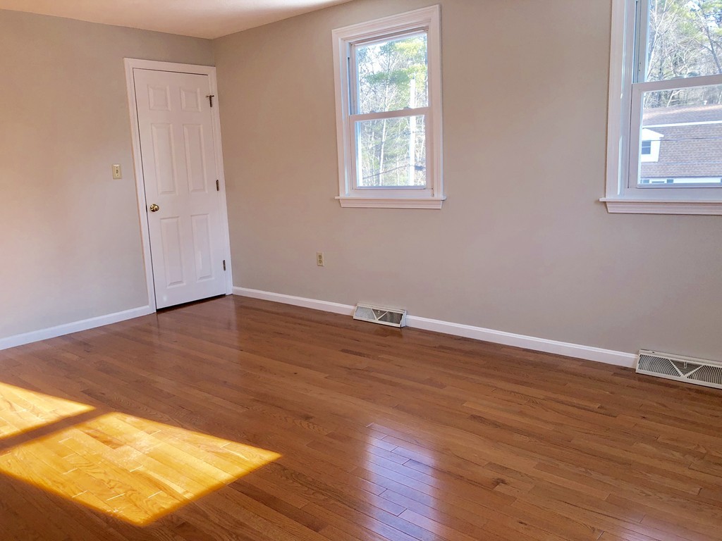 28 Buckingham Road Wilmington, MA 01887 - Photo 8 of 14 Gallery Image 8