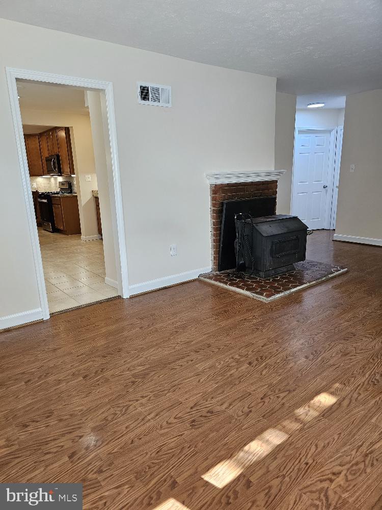 3135 Dashiell Road Falls Church, VA 22042 - Photo 3 of 35 living room