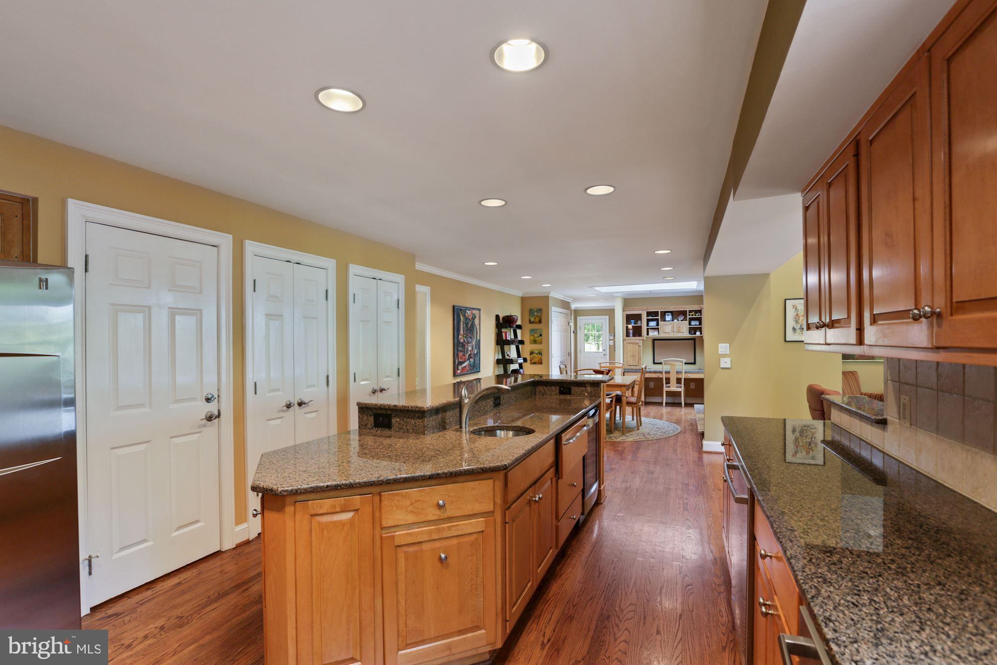1035 Riva Ridge Drive Great Falls, VA 22066 - Photo 11 of 38 Kitchen