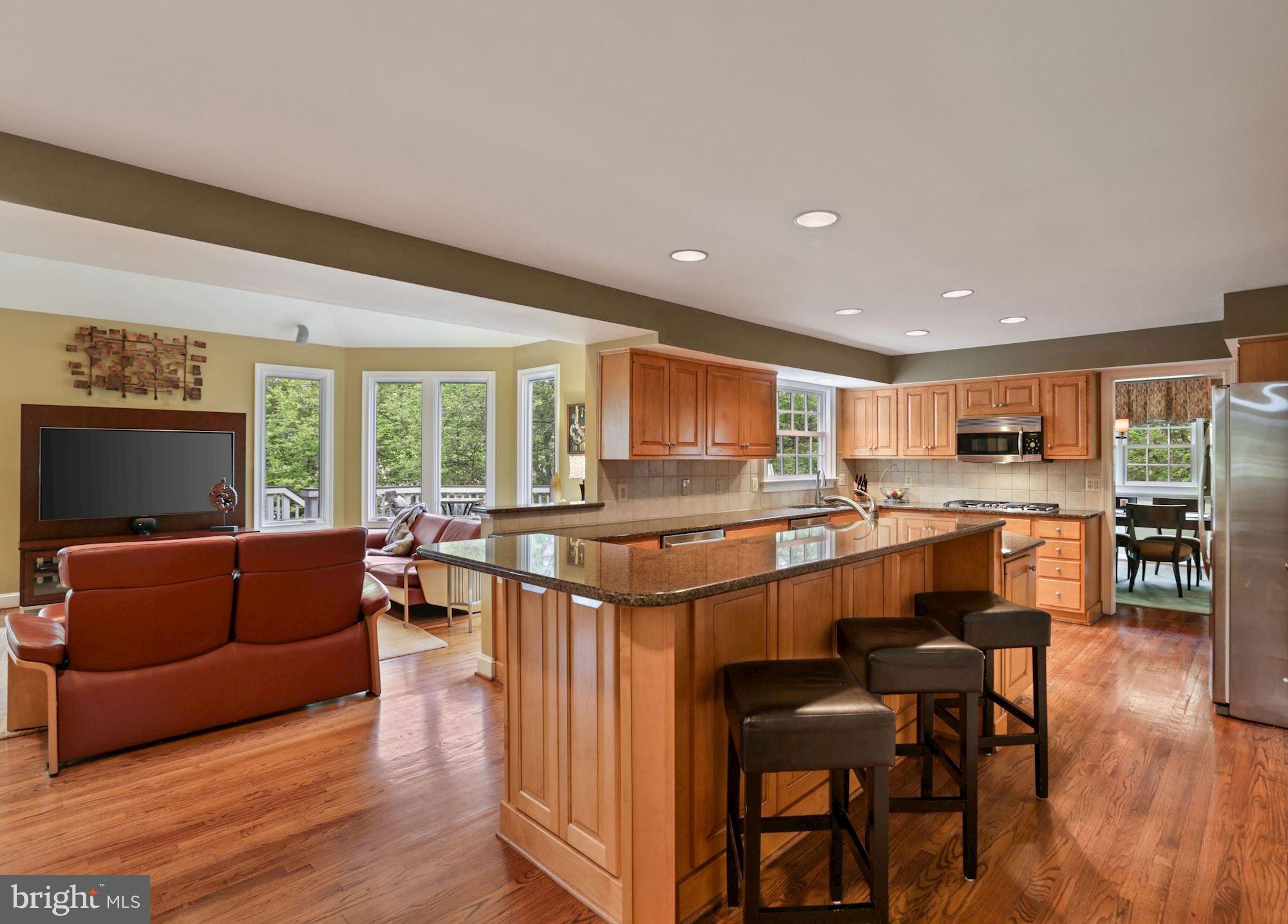 1035 Riva Ridge Drive Great Falls, VA 22066 - Photo 13 of 38 Kitchen